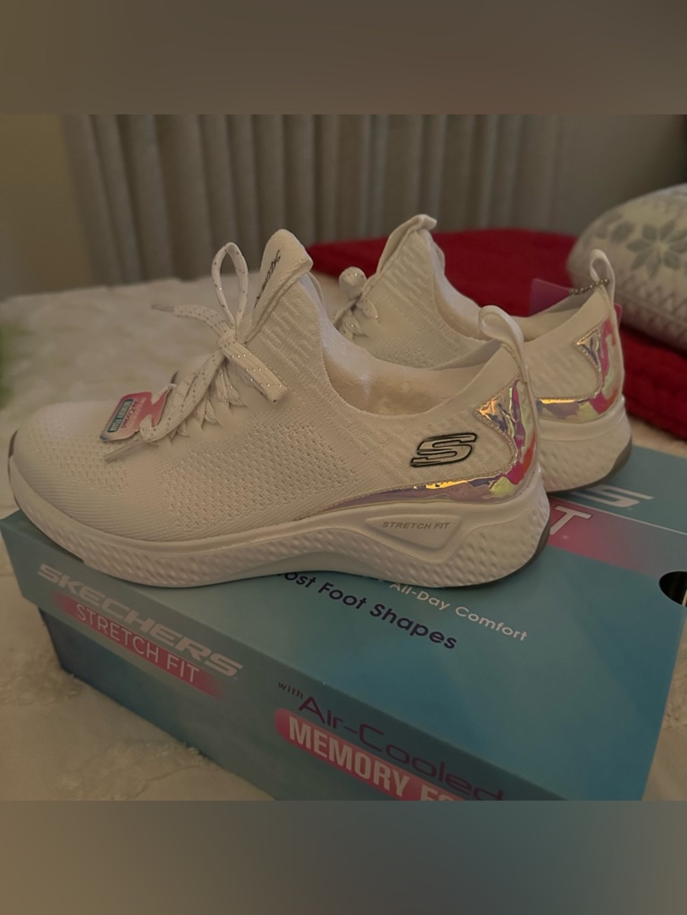 Skechers Memory Foam Stretch - NEVER WORN!! Size 7